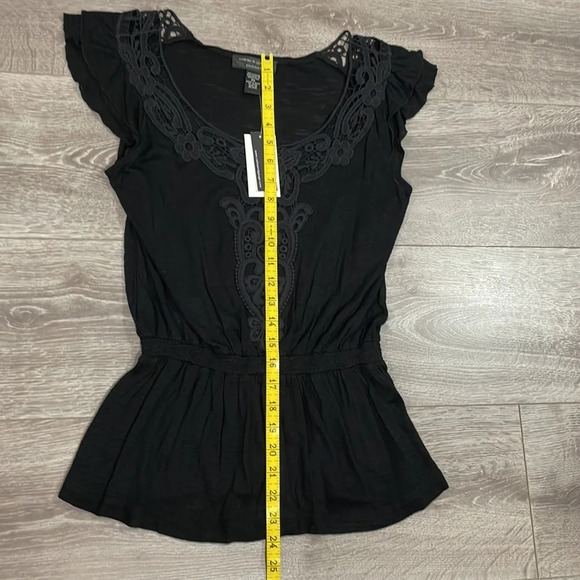 NWT Cable & Gauge Black Ruffled Sleeve Embroidered Neckline Peplum Top PS - Picture 14 of 16